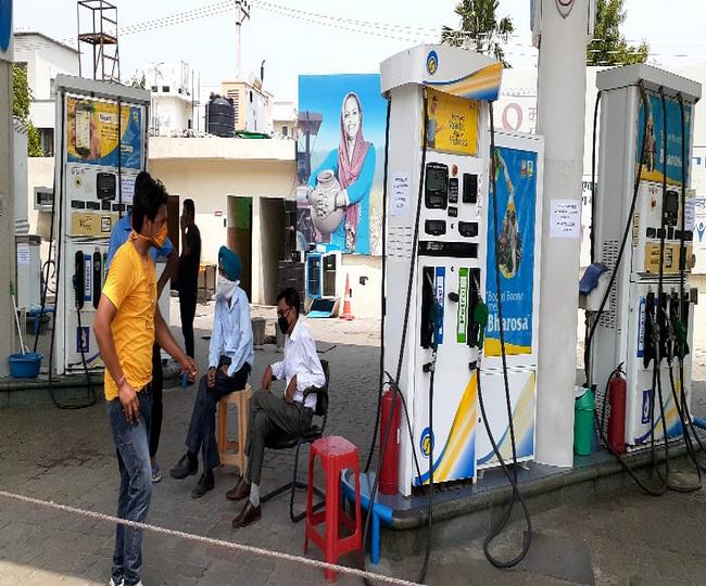 Petrol Pump Dealers Strike 335 पेट्रोल पंपाें के मालिक हड़ताल पर, कई